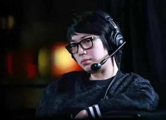 Mu神：DOTA2天才中单，重情义实力派选手