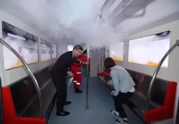 地铁逃生丢失衣服怎么办?冷静应对,多渠道找回衣物